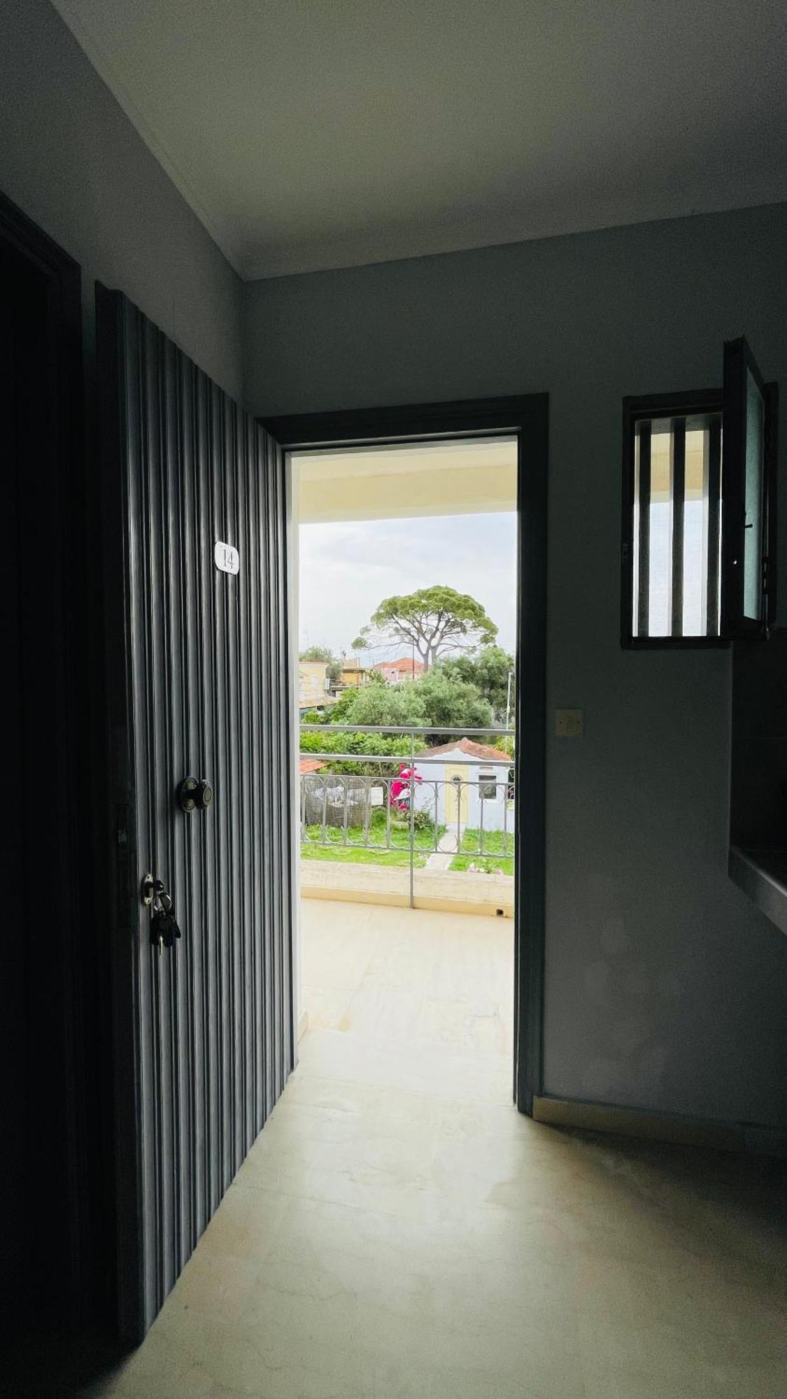Full House Kavos Hotel ภายนอก รูปภาพ