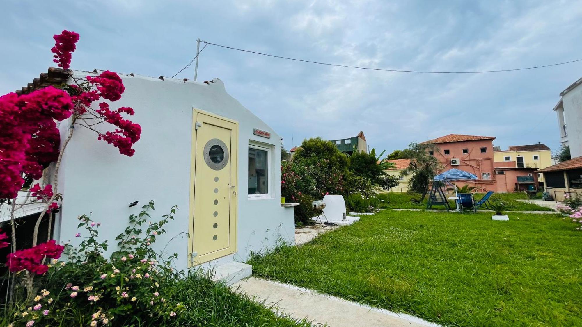 Full House Kavos Hotel ภายนอก รูปภาพ