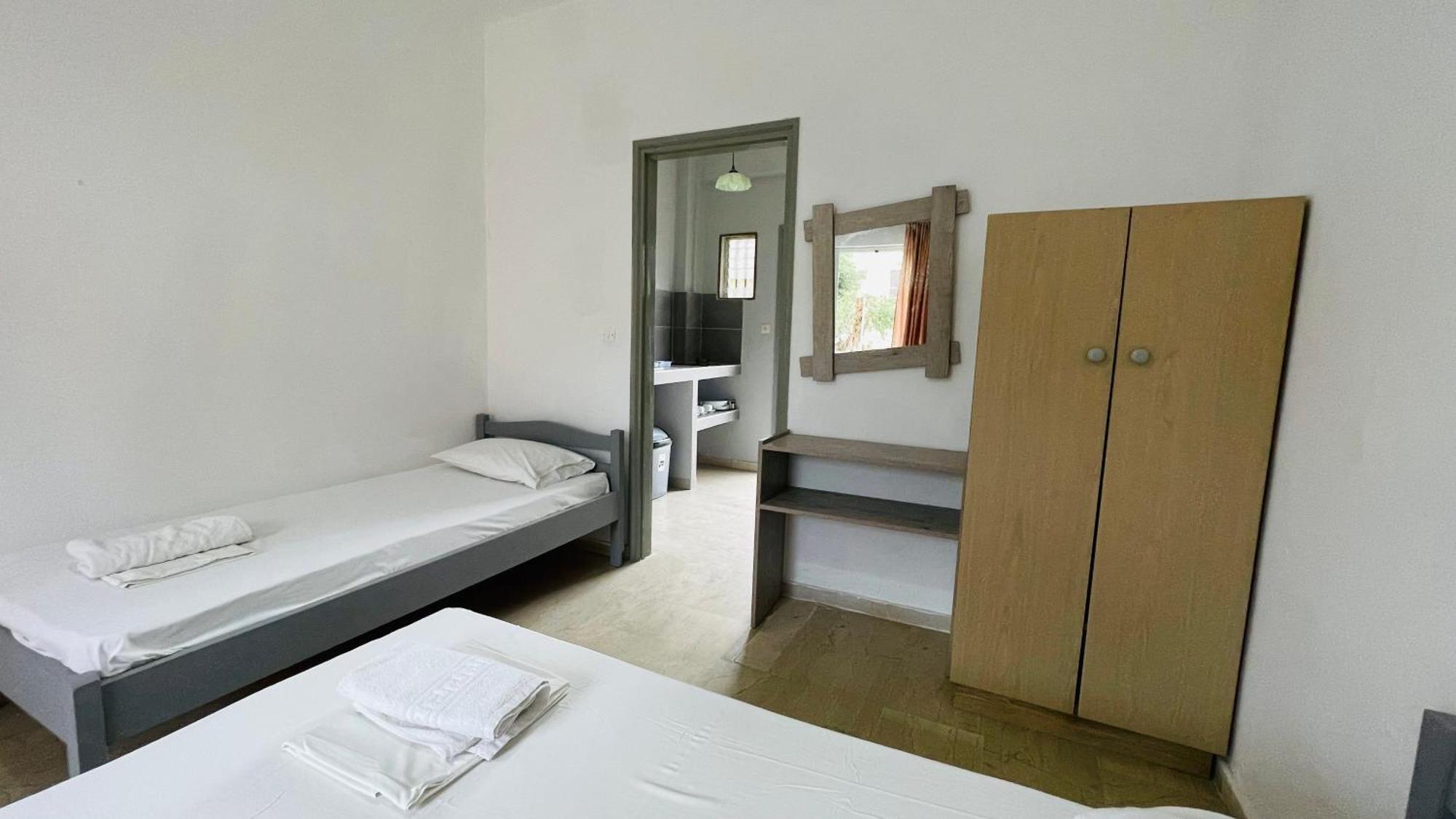 Full House Kavos Hotel ภายนอก รูปภาพ